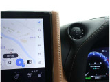 ポケットやバッグからキーを出さずにスマートに乗り込め、ボタンプッシュでおしゃれにエンジンスタートです。盗難防止イモビライザーも装備で安心です!
