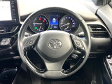 【ステアリングスイッチ】運転中、前方から目線をそらすことなく、オーディオ等の操作が可能な便利機能!安心&快適なドライブを演出してくれます♪