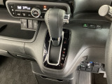 発進時から滑らかに加速する無段階変速のCVTはストップ&ゴーの多い街の中も快適です