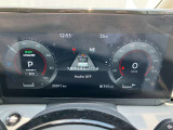 メーター内のディスプレイには運転をサポートするさまざまな情報を表示。