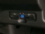 いまや快適なカーライフに欠かせないETCが付いています。