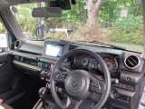 フロントガラスが大きく、ワイドな視界で運転もしやすくなるように、設計されています。
