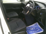 車内は専門業者によるルームクリーニング済でピカピカになっております!