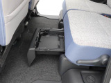 【置きラクボックス】フロアに直接置きたくない荷物の収納に便利です。
