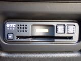 ■【ETC車載器】が装備されています。セットアップをしてお渡しとなり、ETCカードを差し込むだけで高速道路の利用が可能です。
