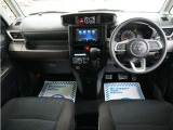 運転にかかわる様々な操作を安全に行えるように視点移動が少なく、操作性に配慮されたスイッチ類が凝縮されたコクピットです。