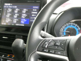 ナビの音量など車両情報を手元で操作できるハンドルスイッチ付き。
