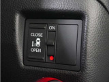 ◆片側電動スライドドア◆狭い駐車場でも乗り降りが楽々♪お子様が隣の車にドアを当ててしまう心配もございません!小さなお子様連れの方もこれで安心。