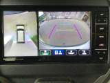 360&deg;ビューモニターでは前後左右4つのカメラ映像をさまざまな走行状況に応じて切り替えてセンターディスプレイに表示することで、駐車時や狭い道でのすれ違い時、見通しの悪い交差点進入時でも安心感を高めます