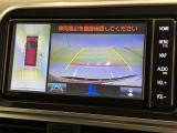 バックモニター付なので後退時に後方が見えるので安心。 車は構造上、死角がたくさんなので万が一を考えると必須ですね。 あくまで補助の為の装備、バックは目視で確認する事が重要ですよ。