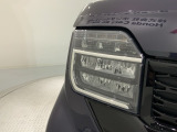 LEDヘッドライトは、点灯の瞬間から最大光量を発揮し、突然暗くなるトンネルなどでの安定感を高めます。