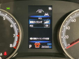 視認性に優れたメーターを採用しており、走行中でも車速や情報が分かりやすく表示されます。運転時の視線移動をむりのない範囲に抑え、快適で安心感のあるドライブをサポートします。