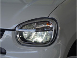 【ヘッドライト】省電力で長寿命の明るく運転しやすいLEDヘッドランプです。明るく照らすので暗い夜道からお客様を守ってくれます。お近くのスズキ自販島根までお越しください。