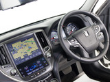使いやすさや安全性を追求したステアリング周り!高級車ゆえにスイッチ類が多いのも特徴ですね!考え尽くされた配置ですぐに使いこなす事が出来ますのでご安心下さい!是非、体感してみて下さい!!
