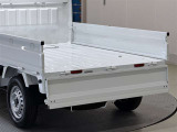 三方開でどの方向からでも荷物を楽に積むことが出来ます