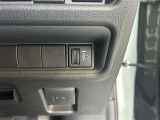 後ろに荷物などを載せた際にヘッドライトの光軸高さ調整が可能です。