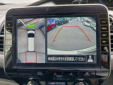 アラウンドビューモニターが装備されてるから、駐車場での車庫入れや、狭い道での走行もカメラで確認が出来るので安心。