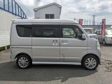 スライドドアなので乗り降りや荷物の積み下ろしも楽々です★