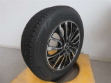 R5年式冬タイヤ195/65R15ブリヂストン製です。