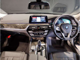☆センターパネルを運転席側に僅かに傾けたBMW独特のインパネ☆【駆け抜ける歓び】はここからもスタートしております☆