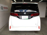 バックカメラが付いているので後方確認が非常にしやすいです。今や運転初心者も熟練者も必須装備!