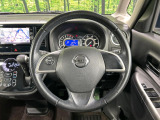 【純正革巻きステアリング】上質な革を使用することで、手にしっかり馴染みとても運転しやすいハンドルです♪