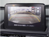 【バックカメラ】駐車が苦手な方でも安心してお乗りいただけます。リバース連動で画面が切り替わるのでとっても便利です。今や後方確認の必須アイテムですよね。