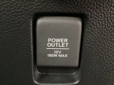 アクセサリーソケットを装備。車内アクセサリーの電源として便利です。