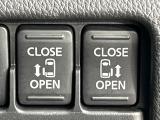 【両側パワースライドドア】スマートキーや運転席のスイッチで後席両側スライドドアの開閉が可能♪電動だから力を入れてドアを開ける必要が無く、小さなお子様でも簡単に開け閉めでき快適です♪