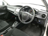 見通しのよいすっきりとした視界で、誰でも運転しやすいです。運転のしやすさは疲れにくさにも繋がりますよ♪