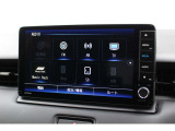 フルセグTVも視聴できます。Bluetooth接続をすれば音楽再生のみならずスマートフォンならばハンズフリー通話も可能です。