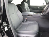運転席・助手席です!非常に質感の高いシートとなっています!