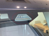 デュアルセンサーブレーキサポートII フロントガラス上部にあるセンサー部です。単眼カメラとレーダーで車両前方の状況を検知し各種制御を行います。衝突被害軽減ブレーキ・誤発進抑制機能 等