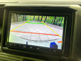 【バックカメラ】駐車時に後方がリアルタイム映像で確認できます。大型商業施設や立体駐車場での駐車時や、夜間のバック時に大活躍!運転スキルに関わらず、今や必須となった装備のひとつです!