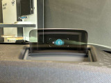 視点移動が少なくても情報確認が可能なヘッドアップディスプレイ!
