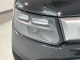 LEDヘッドライトは、点灯の瞬間から最大光量を発揮し、突然暗くなるトンネルなどでの安定感を高めます。