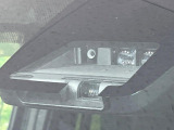 【トヨタセーフティセンス】走行中に前方の車両等を認識し、衝突しそうな時は警報とブレーキで衝突回避と被害軽減をアシスト。より安全にドライブをお楽しみいただけます。
