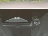 【トヨタセーフティセンス】走行中に前方の車両等を認識し、衝突しそうな時は警報とブレーキで衝突回避と被害軽減をアシスト。より安全にドライブをお楽しみいただけます。