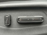 前席にはパワーシートを採用!シート位置を電動で調整可能です!