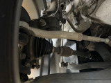 お車を安心してお乗りいただく為には、足回りの定期点検が欠かせません。サービスサポート(有償保証)では無料点検もご提供しており、安心のカーライフをお過ごしいただけるサポート体制が整っています。