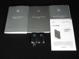 キーを携帯していればドアノブに触れるだけでドアの開錠・施錠が可能です。しかもキーを差し込むことなくエンジンの始動・停止も可能です。取扱説明書・メンテナンスノートが揃ってありますので安心です。