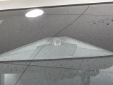 【ホンダセンシング】走行中に前方の車両等を認識し、衝突しそうな時は警報とブレーキで衝突回避と被害軽減をアシスト。より安全にドライブをお楽しみいただけます。
