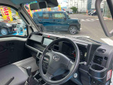 安全・安心な走行のために、納車前にダイハツのクルマを知り尽くしたエキスパートが基本性能に関わる機能や状態を徹底的に点検。消耗部品の交換など法定12ヶ月点検相当の点検・整備を実施しております