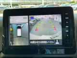 『アラウンドビューモニター』はスムーズな駐車と安全確認をサポートします。