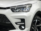 【シーケンシャルターンランプ付きLEDヘッドライト】人気の『流れるウィンカー』付きのLEDヘッドライトを装備♪高級感はもちろん、点灯時は存在感たっぷりで他車からも認識されやすく安心です。