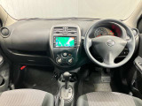 周りが見渡せるから小柄な女性でも運転しやすい、見晴らしのいい運転席!