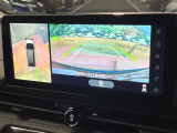 【アラウンドビューモニター】専用のカメラにより、上から見下ろしたような視点で360度クルマの周囲を確認することができます☆縦列駐車や幅寄せ時に活躍してくれます♪
