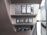 ETC付。高速道路の料金所はキャッシュレスで通過です。両側電動スライドドアや【横滑り防止装置・衝突被害軽減ブレーキ】などのスイッチもまとめて運転手右側に配置。