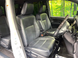 運転席シート廻りは使用感も少なく、良好な状態となっています。丁寧に使われていたことがよくわかりますね。