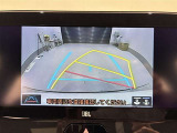 ステアリングと連動したガイド機能付きリヤモニターを装備しております。